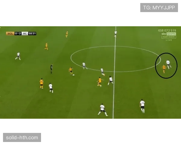 瓦拉内中卫风格解析：技术与战术融合如何重塑球队防线竞争力